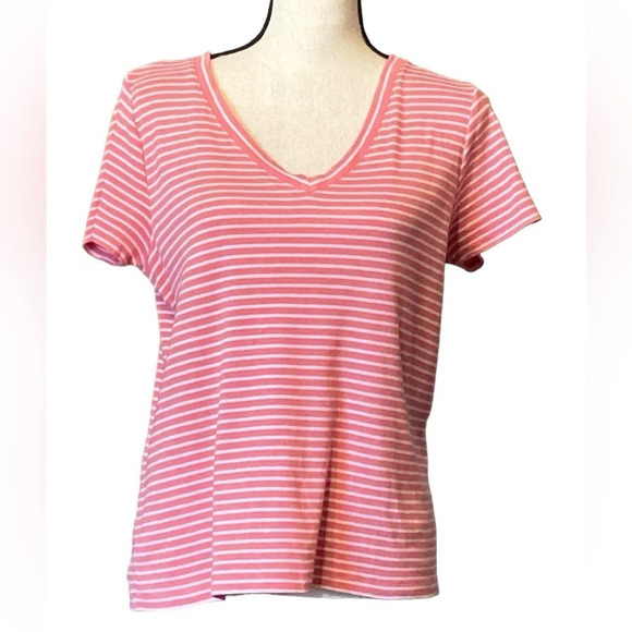 🌺 Vineyard Vines top 🌺 - Picture 1 of 6